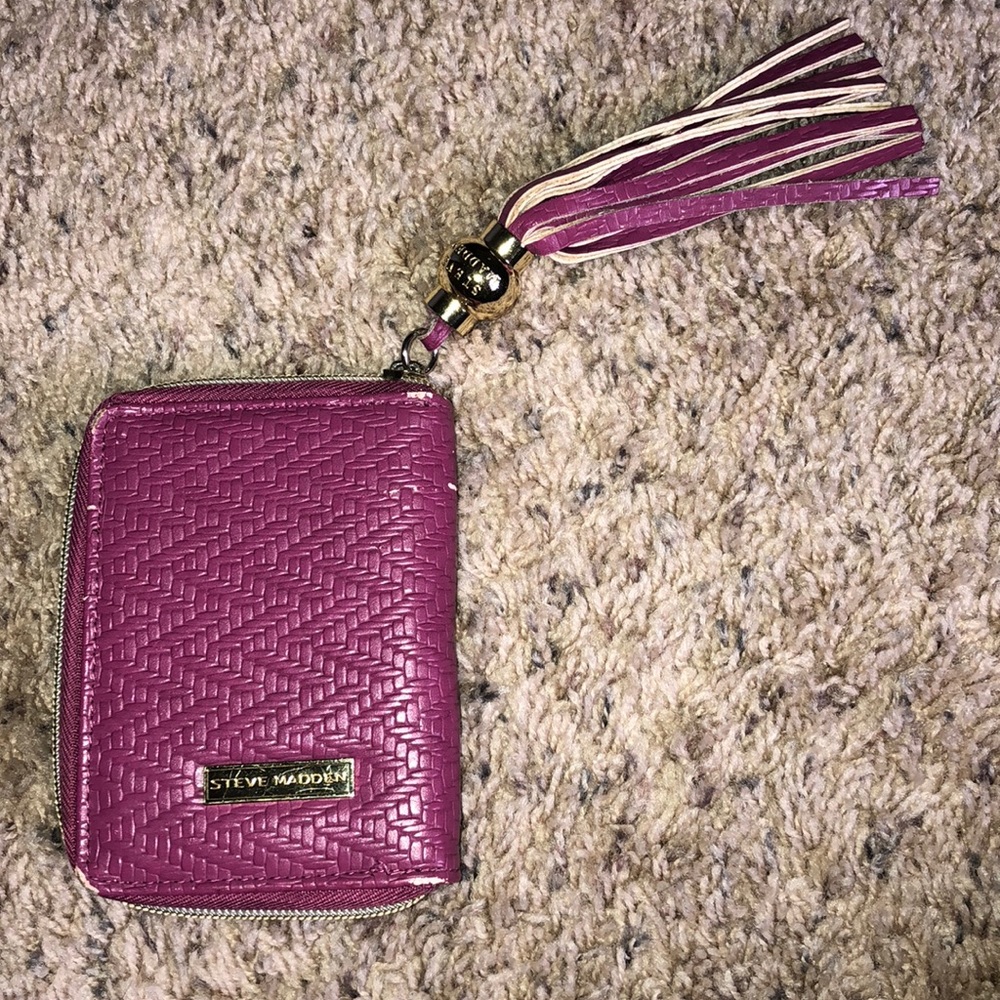 Pink Steve Madden clutch